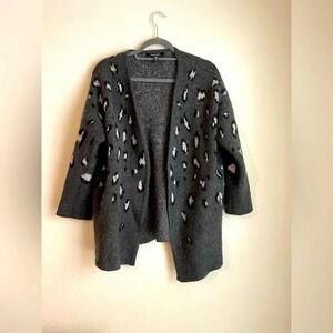 Ellen Tracy women’s gray leopard print acrylic sweater cardigan size XL